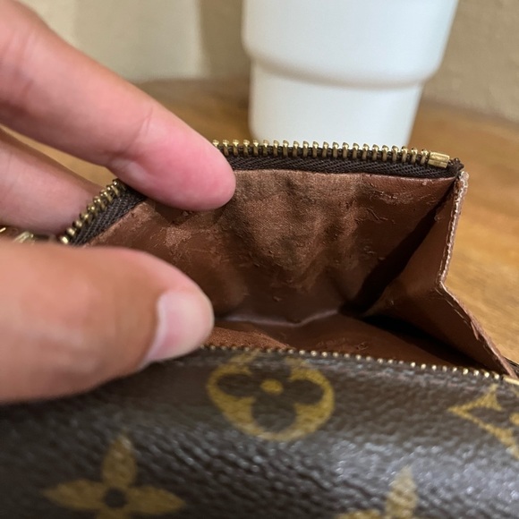 Louis Vuitton Monogram Wallet - Picture 14 of 15